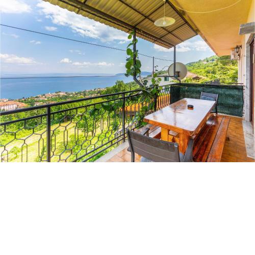Nice Apartment In Lovran With Kitchen