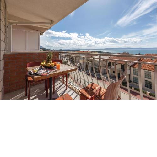 Nice Apartment In Makarska With House Sea View