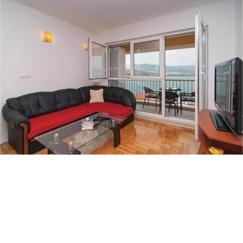 Nice Apartment In Misevac With Wifi