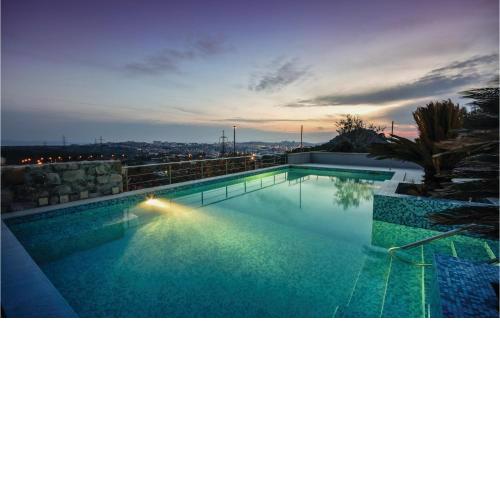 Nice Apartment In Mravince With House Sea View