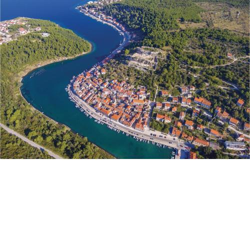 Nice Apartment In Novigrad With Kitchen