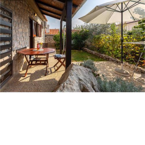Nice Apartment In Omisalj With Wifi