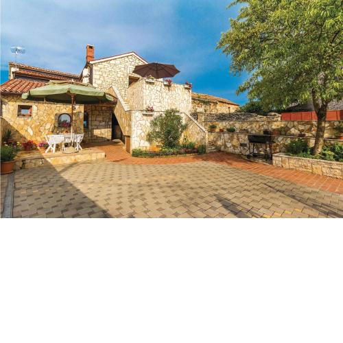Nice Apartment In Orbanici With Wifi