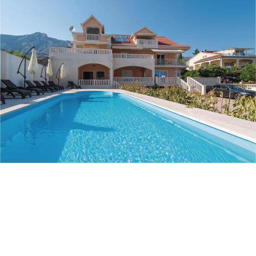 Nice Apartment In Orebic With Kitchen