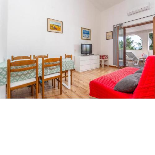 Nice Apartment In Pinezici With Wifi