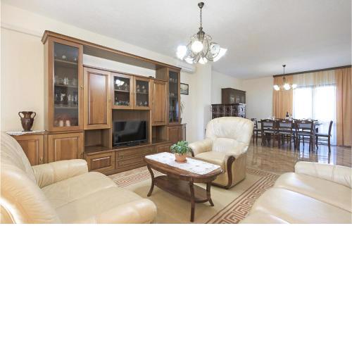 Nice Apartment In Pula With Kitchen