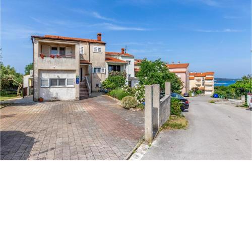 Nice Apartment In Pula With Wifi