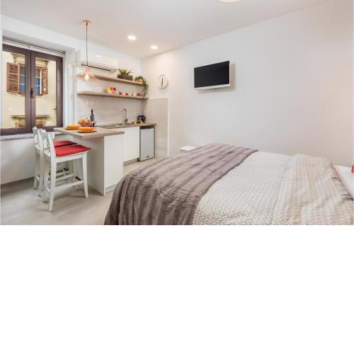 Nice Apartment In Rijeka With Kitchen