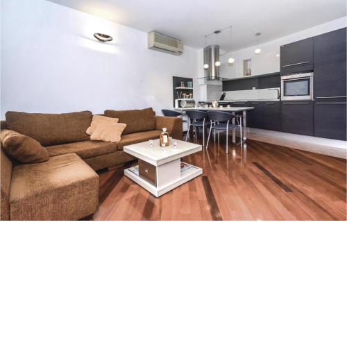 Nice Apartment In Split With Wifi