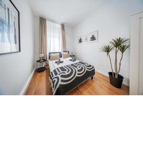 Nice Central City Room