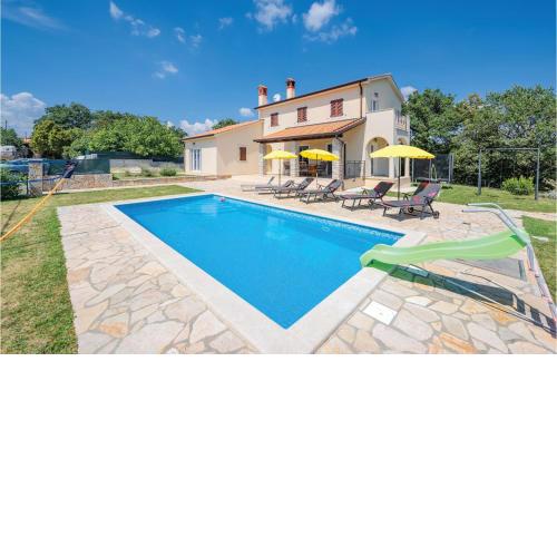Nice Home In Bregi With Outdoor Swimming Pool