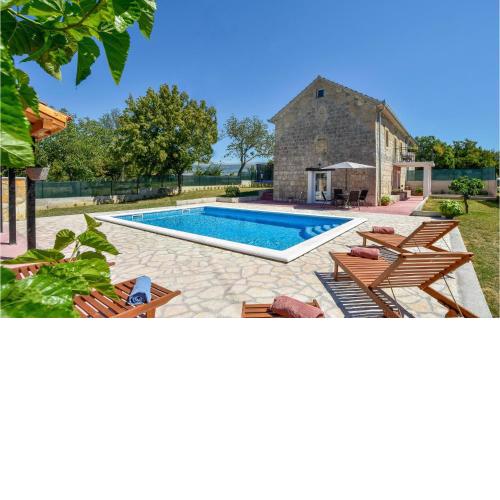 Nice Home In Hrvace With Outdoor Swimming Pool