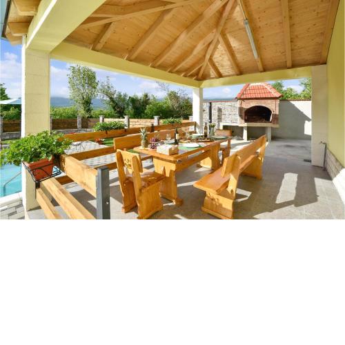 Nice Home In Hrvace With Outdoor Swimming Pool