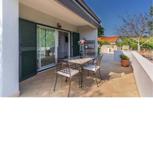 Nice Home In Kornic With House Sea View