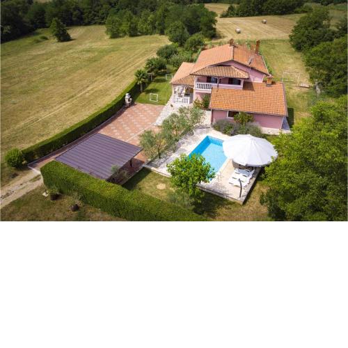 Nice Home In Livaki With Kitchen