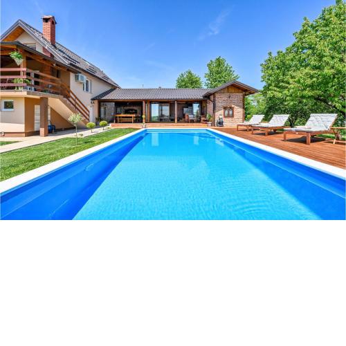 Nice Home In Nova Diklenica With Sauna