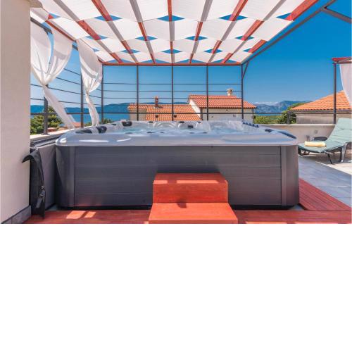 Nice Home In Pinezici With Heated Swimming Pool