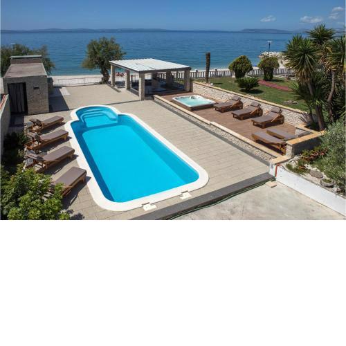 Nice Home In Podstrana With Jacuzzi