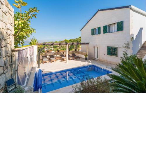 Nice Home In Postira With Outdoor Swimming Pool