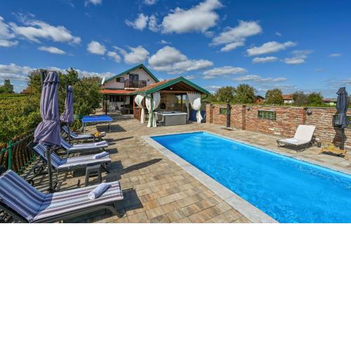 Nice Home In Prugovac With Sauna