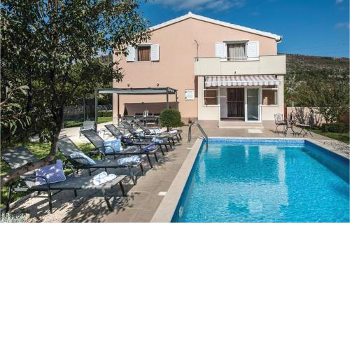 Nice Home In Prugovo With Jacuzzi