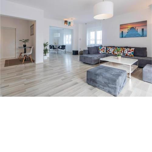 Nice Home In Pula With Outdoor Swimming Pool