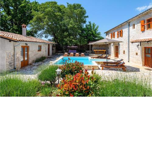 Nice Home In Rezanci With Outdoor Swimming Pool