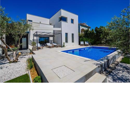 Nice Home In Trogir With Wifi