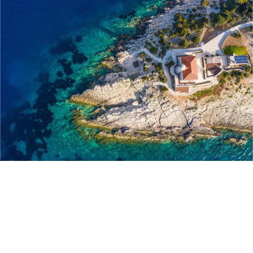 Nice Home In Vis With Kitchen