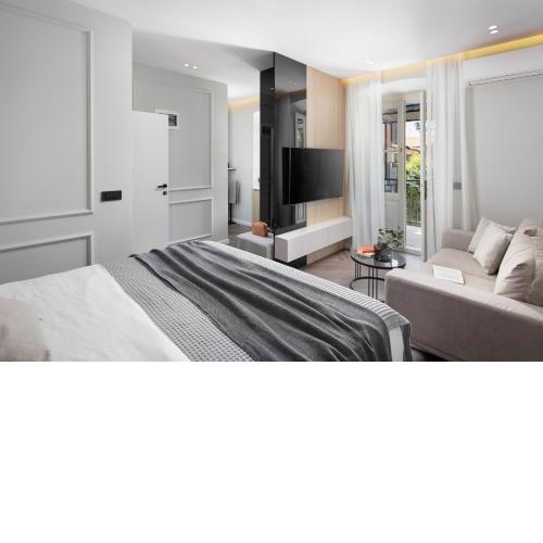 Oia Room