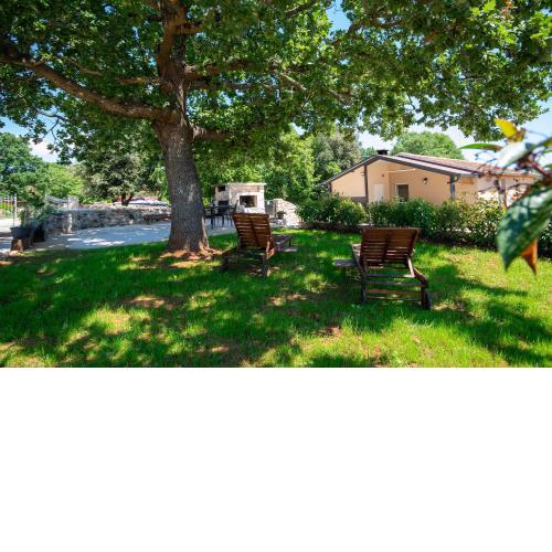 Old Oak Holiday House