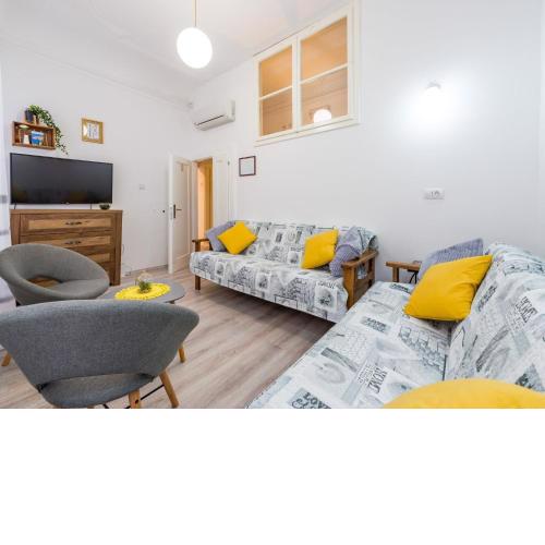 Old Town Finest - Two-Bedroom Apartment 4 2 Adults - Lucarica 4 Street First floor