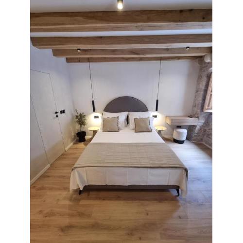 Old Town Olive luxury room for 2