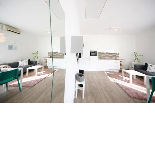 Old Town Stylish Studio Apartment Andi
