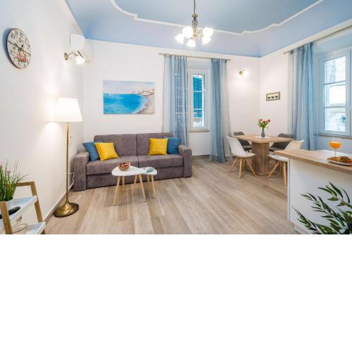 Old Town Top Spot Apartments