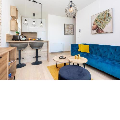 Oli's apartment