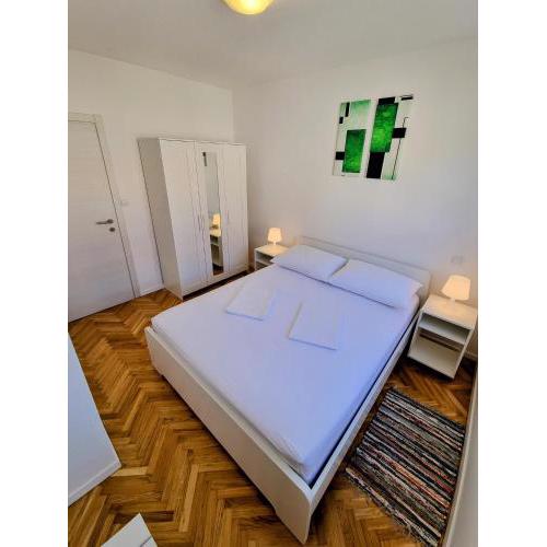 Omiš City Apartment