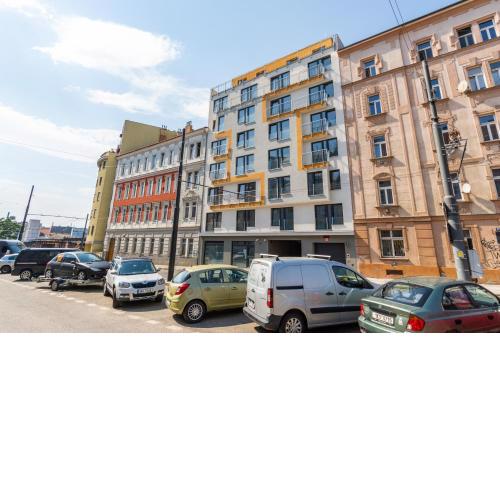 One bedroom penthouse apartment # 82 in the brand new building close to the city center with free parking