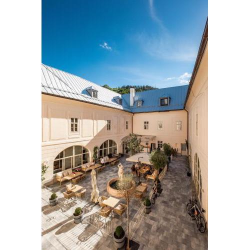 Opera apartments