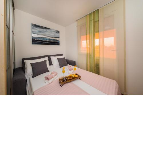 Paeninsula Studio Apartment