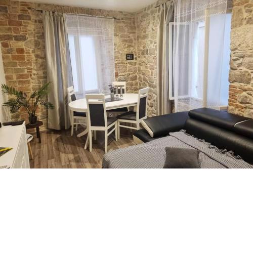 Palace Apartment