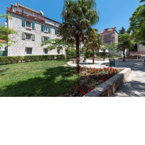 Palazzo D Apartments