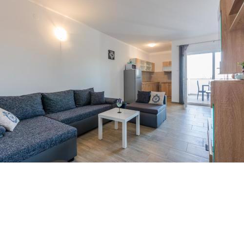 Pasko 3 modern furnished ap for 7