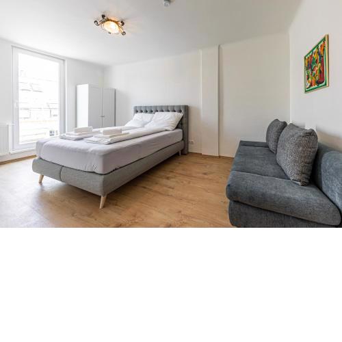 Peaceful & Connected by JR City Apartments