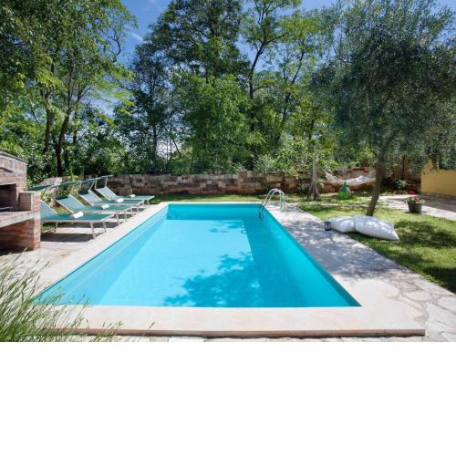 Peaceful Holiday Home in Umag with Swimming Pool