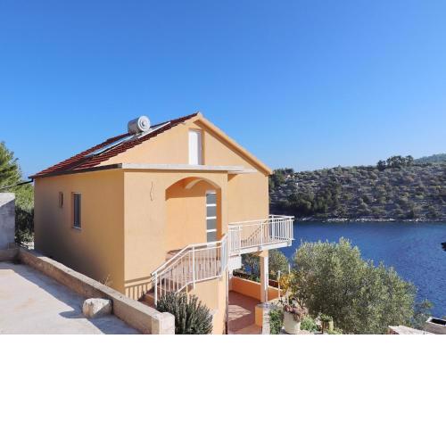 Peaceful Holiday House Senija