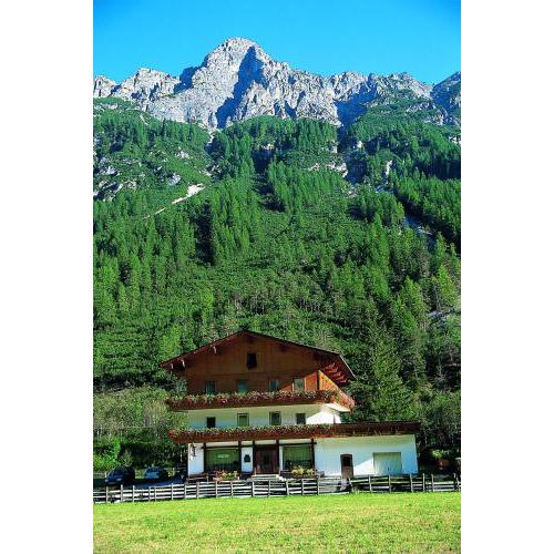 Pension Nina & Gasthof Alpenrose