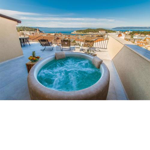 Penthouse with HotTub and Duplex