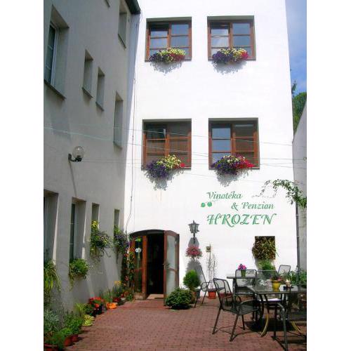 Penzion a Vinoteka Hrozen