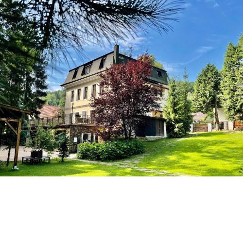Penzion Kokorin Forest Villa